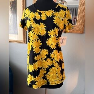 NWT!! 💛🖤 LuLaRoe Black and Yellow Floral Top